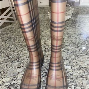 Burberry boots